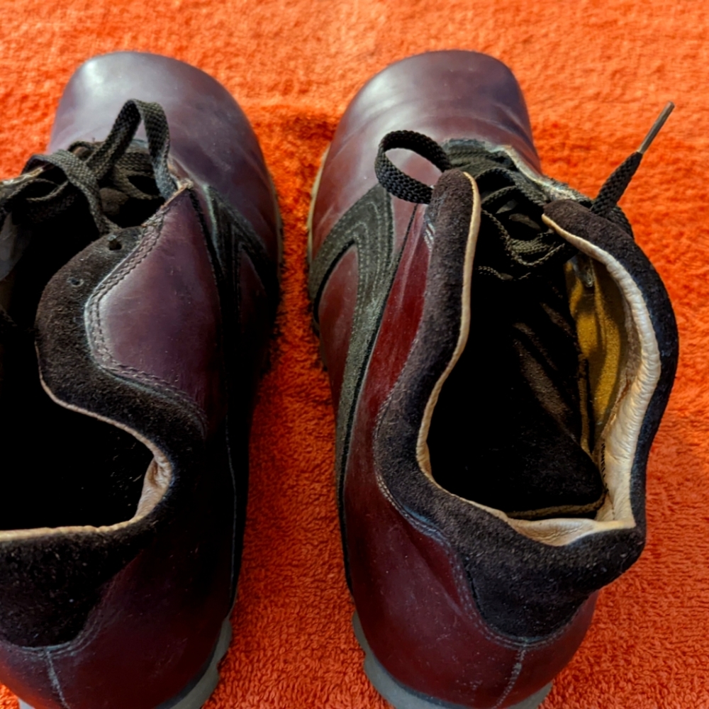 Men leather shoes